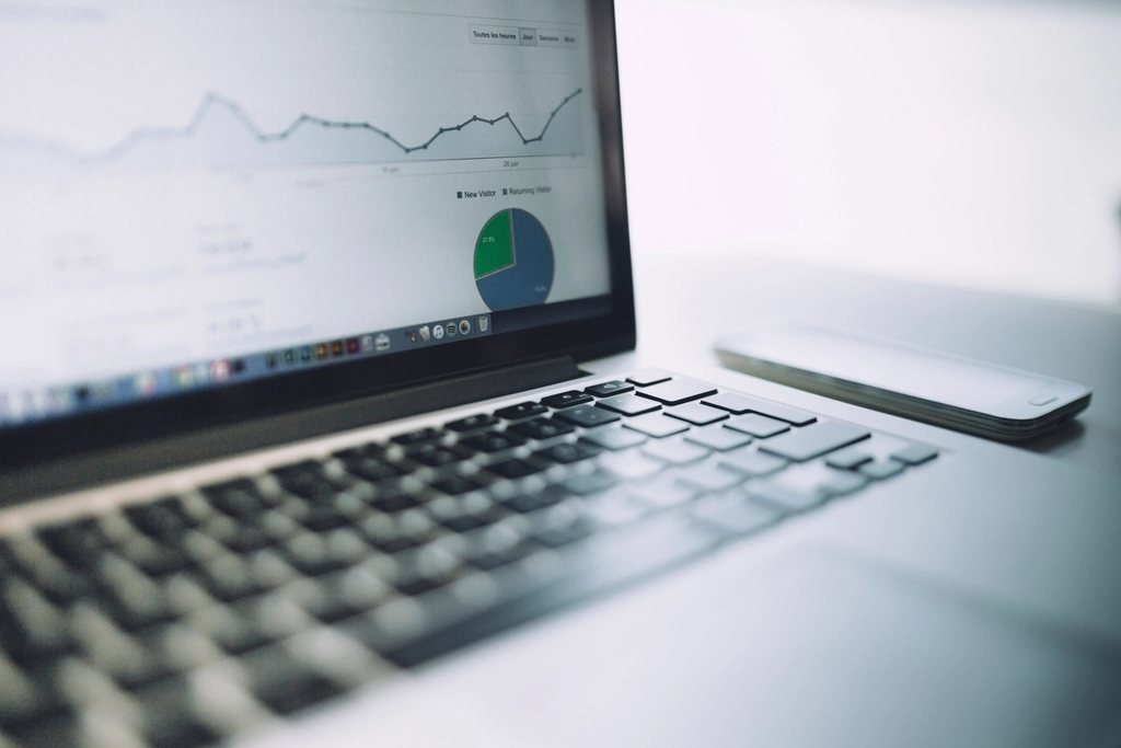 Free MacBook analytics charts image